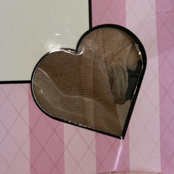 NEW Leg Avenue Sheer Cuban Heel Backseam Pantyhose - Picture 5 of 5